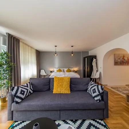 Houzzz21 Guest house